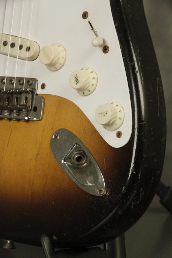 1957 Fender Stratocaster Sunburst - Image 16