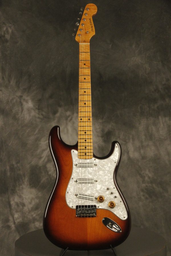 1984 Philip Kubicki Stratocaster hardtail sunburst - Image 3