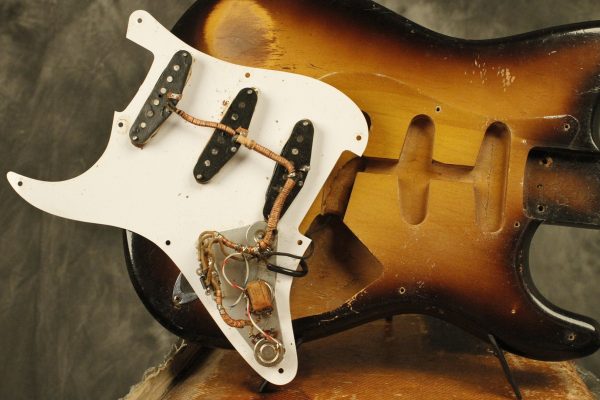 1957 Fender Stratocaster Sunburst - Image 75