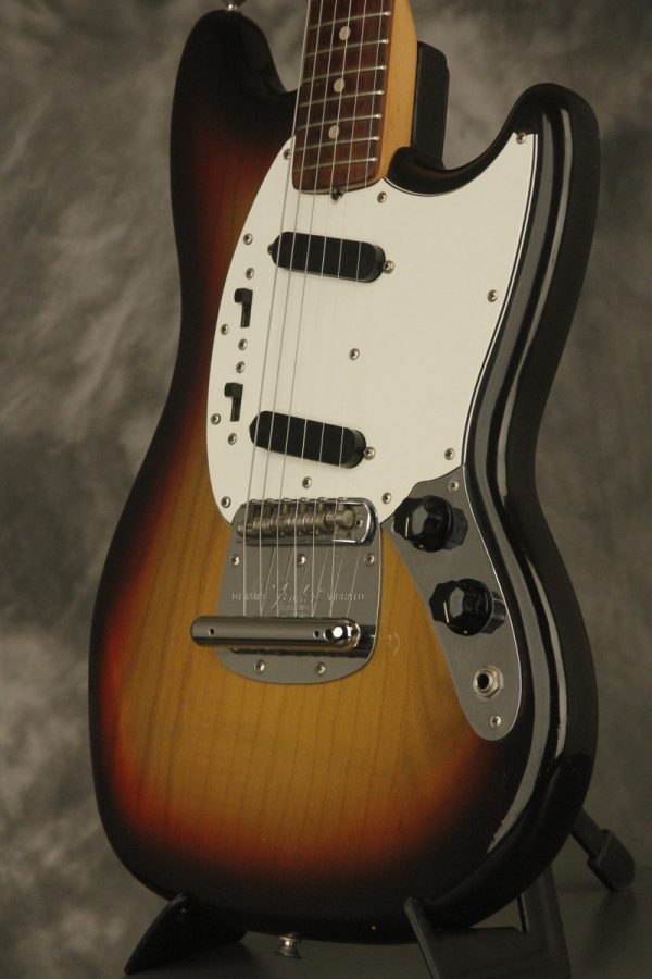 1975 Fender MUSTANG Sunburst - Image 9