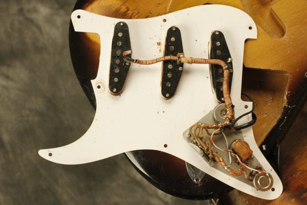 1957 Fender Stratocaster Sunburst - Image 86