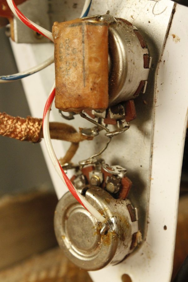 1957 Fender Stratocaster Sunburst - Image 98