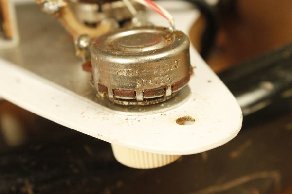 1957 Fender Stratocaster Sunburst - Image 101