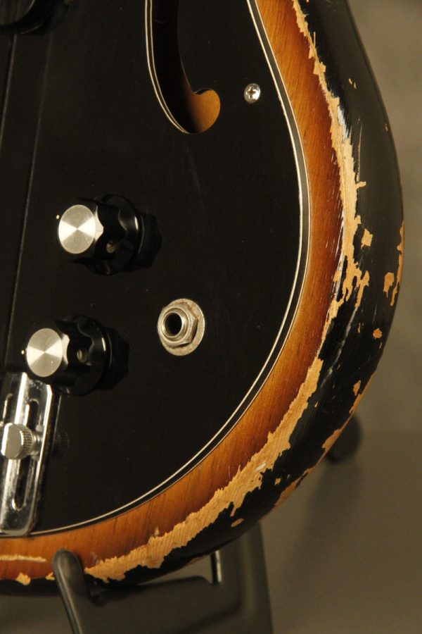 1960's Ampeg SSB-1 short scale bass with F-holes - Image 13