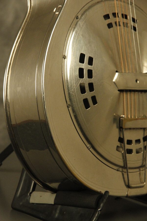 1930's ALHAMBRA Resonator guitar w/ fiddle edges and round neck - Image 17