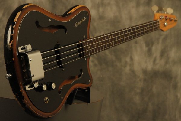1960's Ampeg SSB-1 short scale bass with F-holes - Image 28