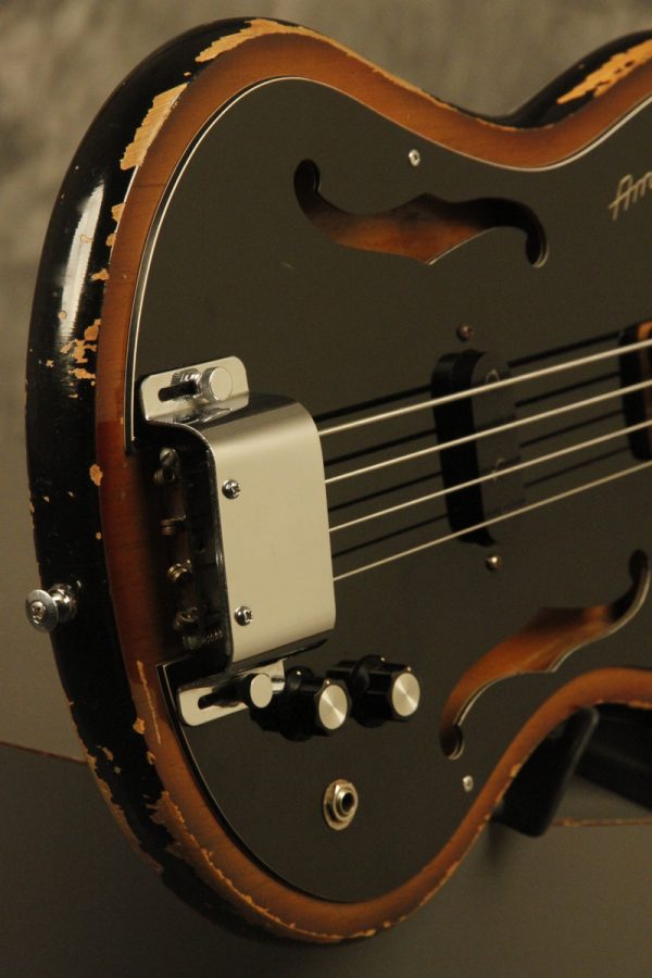 1960's Ampeg SSB-1 short scale bass with F-holes - Image 29
