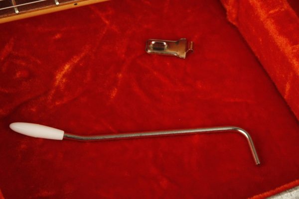 1975 Fender MUSTANG Sunburst - Image 48