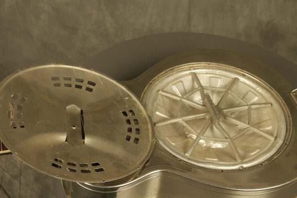 1930's ALHAMBRA Resonator guitar w/ fiddle edges and round neck - Image 50