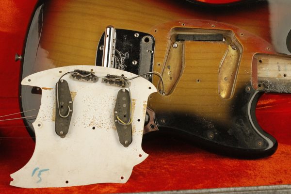 1975 Fender MUSTANG Sunburst - Image 59