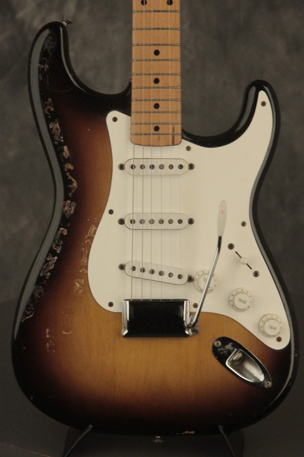 1957 Fender Stratocaster Sunburst - Image 2