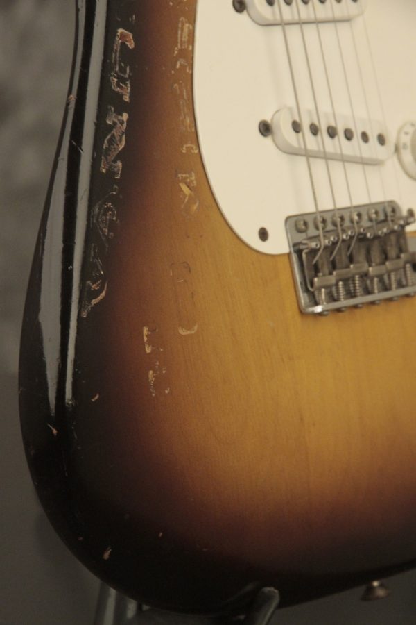 1957 Fender Stratocaster Sunburst - Image 24
