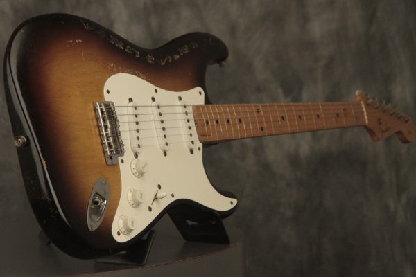 1957 Fender Stratocaster Sunburst - Image 31