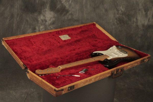 1957 Fender Stratocaster Sunburst - Image 60