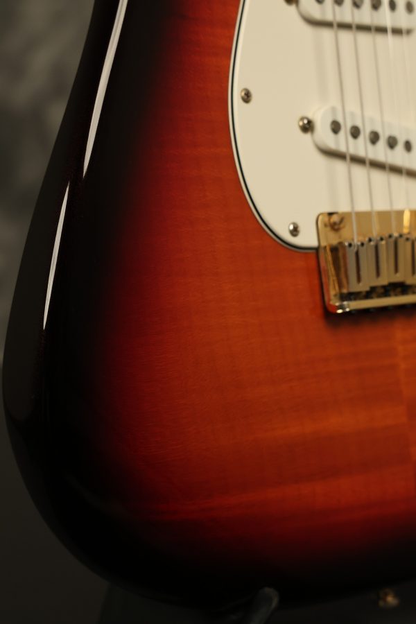 1996 Fender 50th Anniversary Stratocaster Sunburst - Image 22
