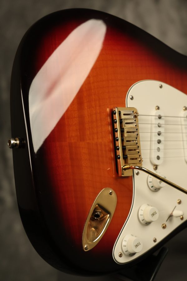 1996 Fender 50th Anniversary Stratocaster Sunburst - Image 29