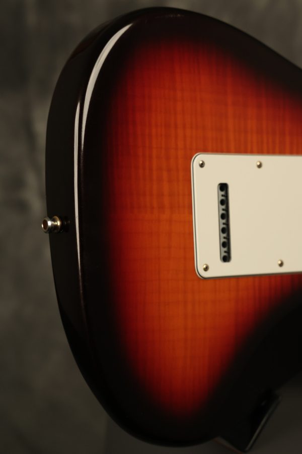 1996 Fender 50th Anniversary Stratocaster Sunburst - Image 30