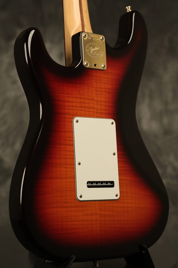 1996 Fender 50th Anniversary Stratocaster Sunburst - Image 32