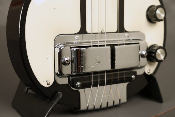 SOLD - 1950s Rickenbacker model B lap steel guitar - Image 8