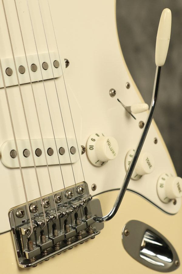 1983 Fender Stratocaster Olympic White - Image 15