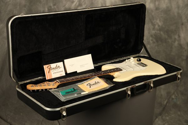1983 Fender Stratocaster Olympic White - Image 60