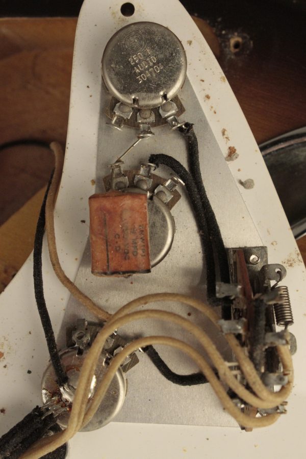 1957 Fender Stratocaster Sunburst - Image 110