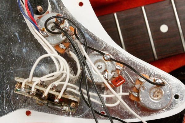 1996 Fender 50th Anniversary Stratocaster Sunburst - Image 67