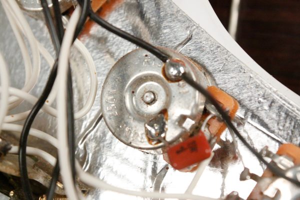 1996 Fender 50th Anniversary Stratocaster Sunburst - Image 70