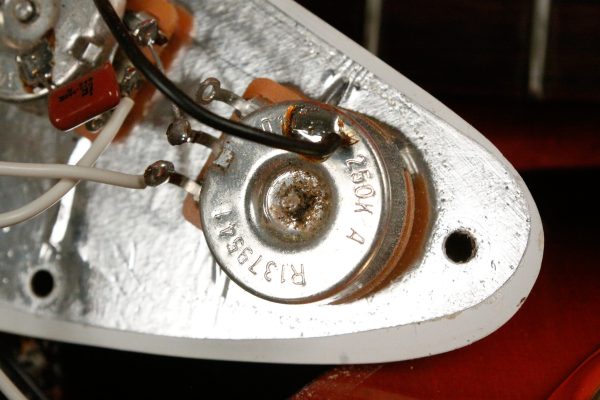 1996 Fender 50th Anniversary Stratocaster Sunburst - Image 71
