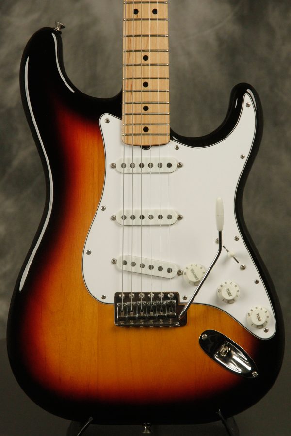 1982 Fender Stratocaster Sunburst - Image 2