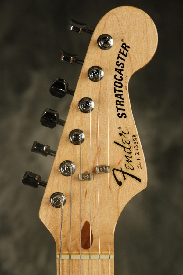 1982 Fender Stratocaster Sunburst - Image 4
