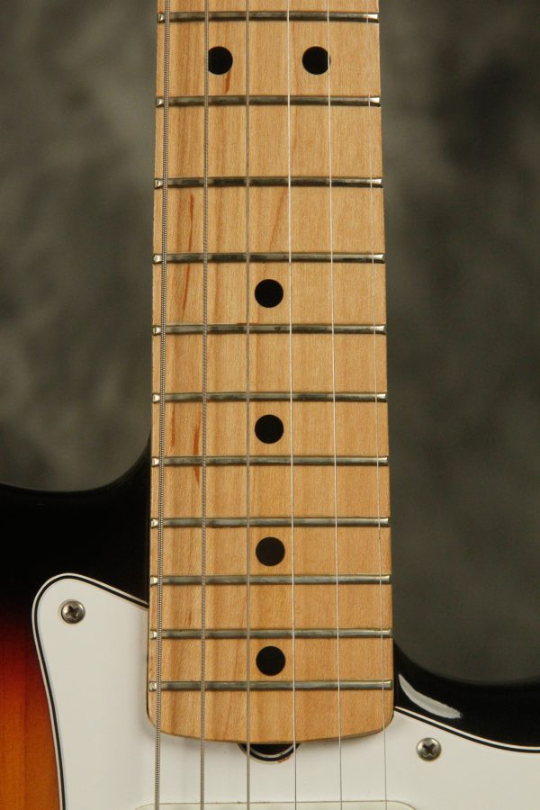 1982 Fender Stratocaster Sunburst - Image 8