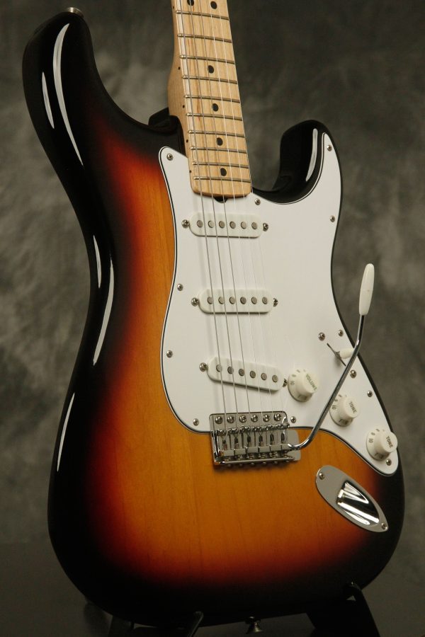 1982 Fender Stratocaster Sunburst - Image 23