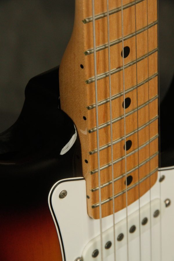 1982 Fender Stratocaster Sunburst - Image 31