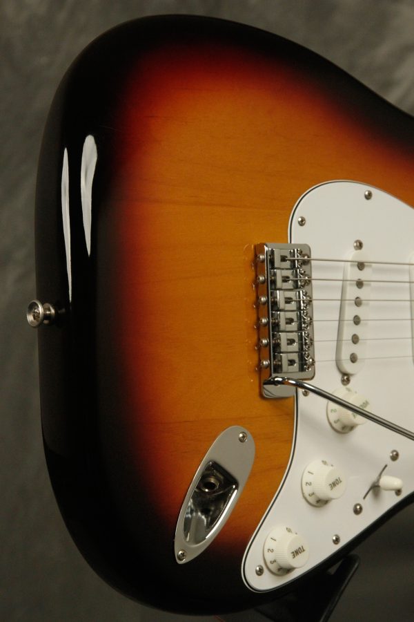 1982 Fender Stratocaster Sunburst - Image 33