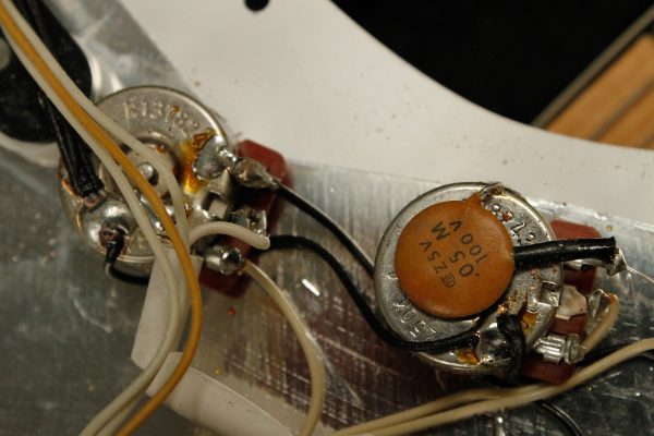 1982 Fender Stratocaster Sunburst - Image 75