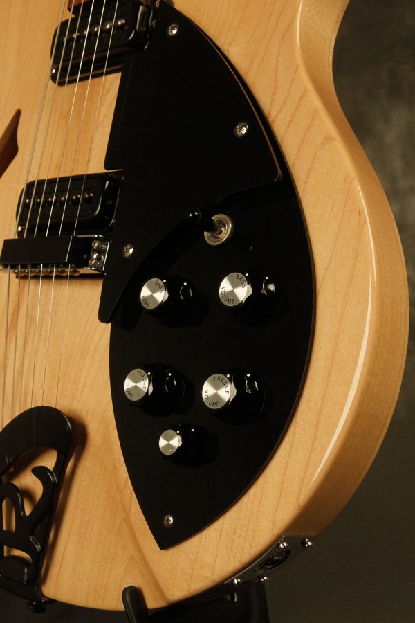 1993 Rickenbacker 330 Mapleglo BT - Image 18