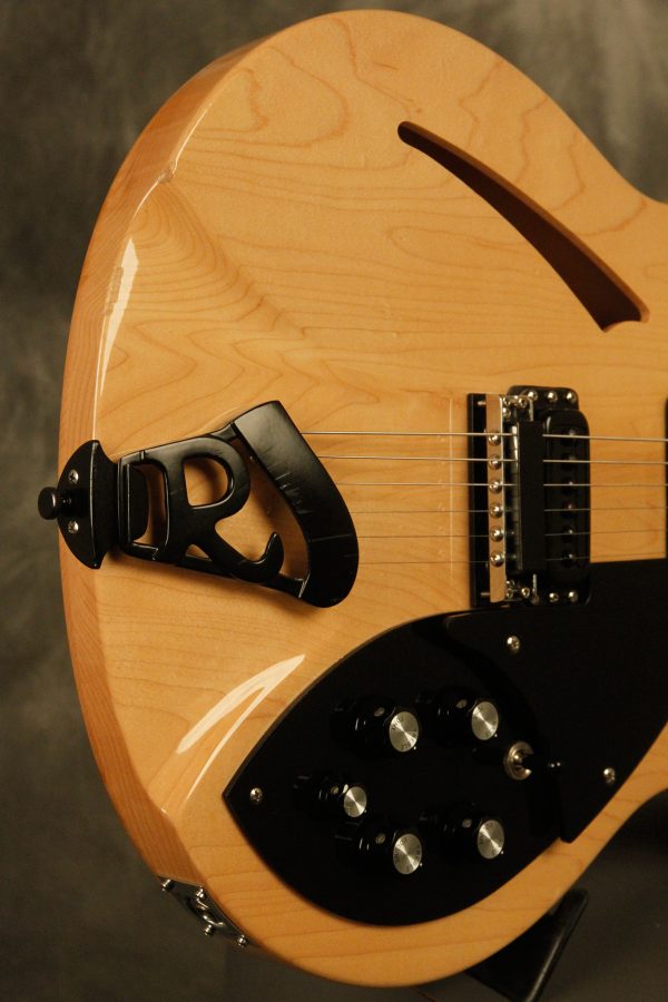 1993 Rickenbacker 330 Mapleglo BT - Image 32
