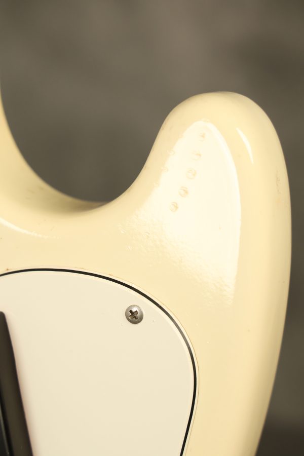 SOLD - 1972 Fender Musicmaster Bass White - Image 17