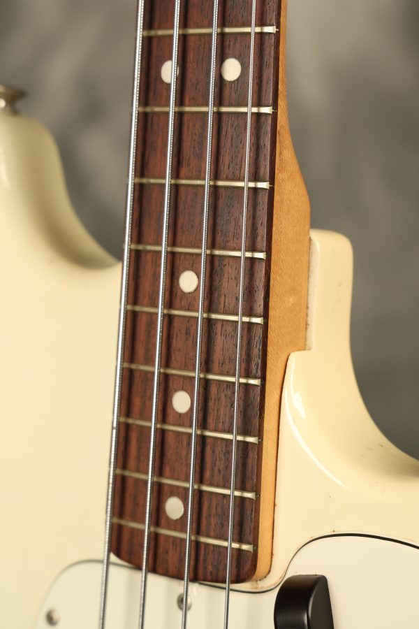 SOLD - 1972 Fender Musicmaster Bass White - Image 23