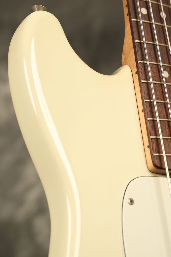 SOLD - 1972 Fender Musicmaster Bass White - Image 27