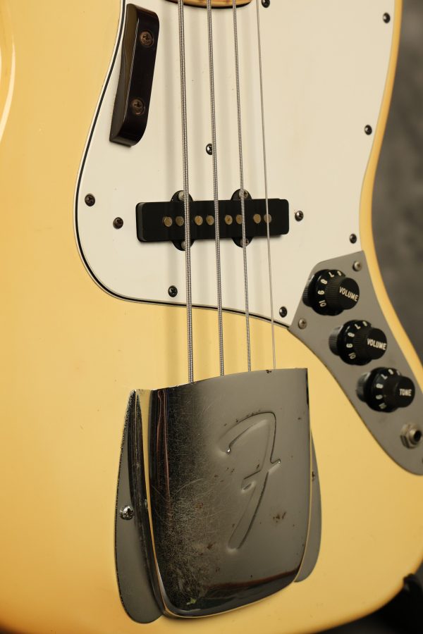 1981 Fender Jazz Bass International Series Arctic White - Image 9