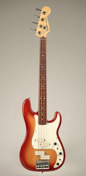 1984 Fender Elite II Precision Bass Fretless Sienna Sunburst